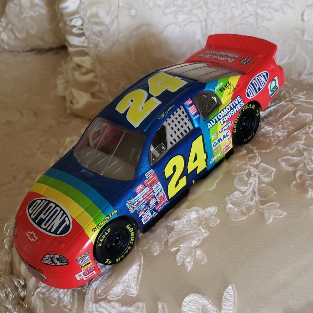 DUPONT, 24 Collector's Car